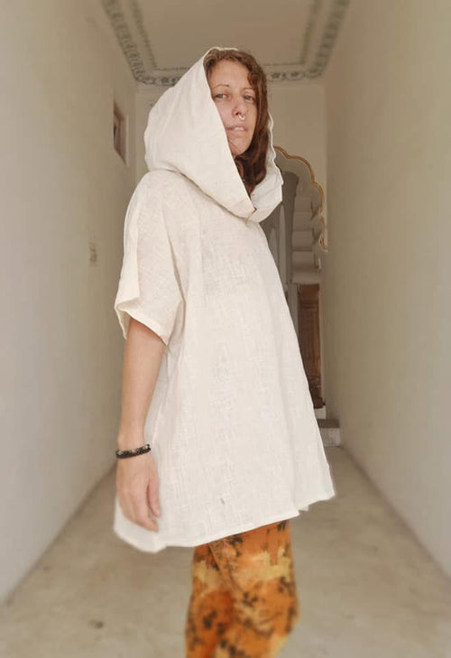 Cotton white top with hoodie